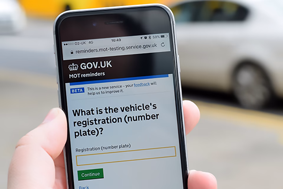 Does the DVLA offer a free Mot reminder service?
