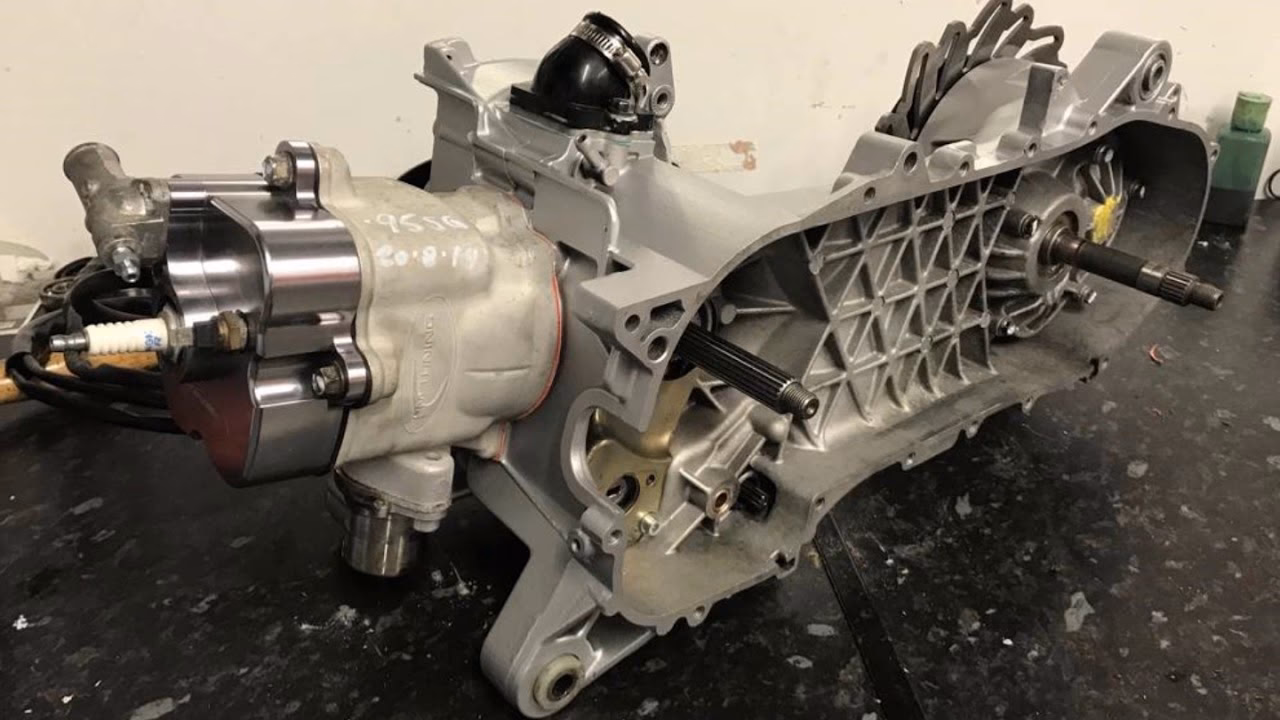 When did Gilera start making racing machines?