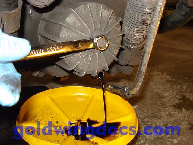 What happens if you put thicker oil in a 82 Goldwing?