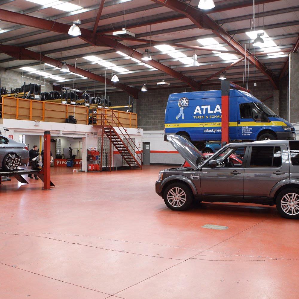 Who is global service centres / m3van centre?