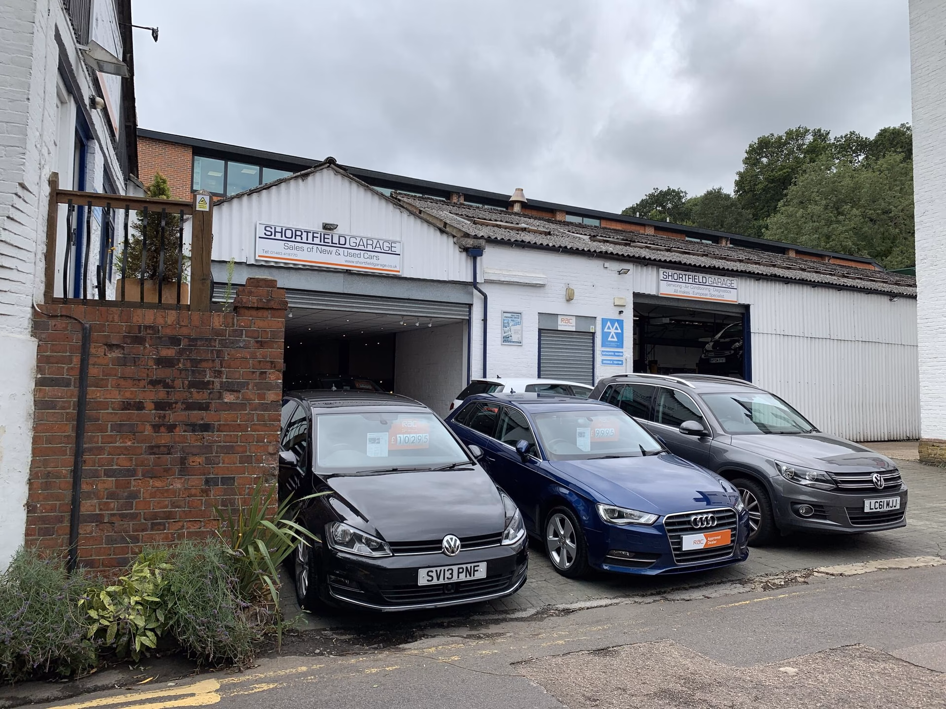 Does shortfield garage use cookies?