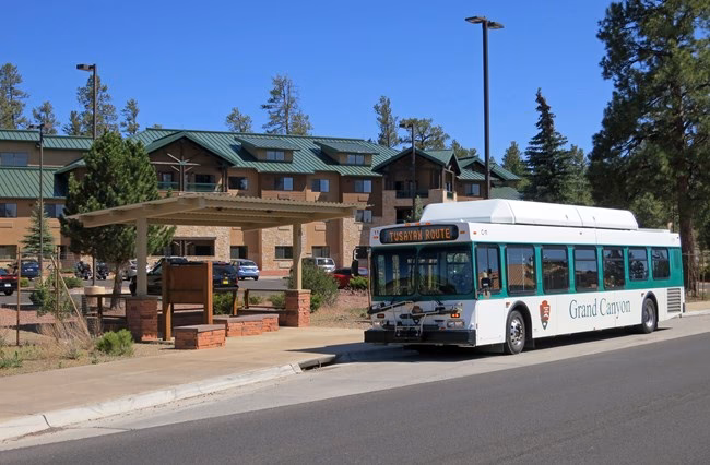 Does Grand Canyon have a shuttle bus?