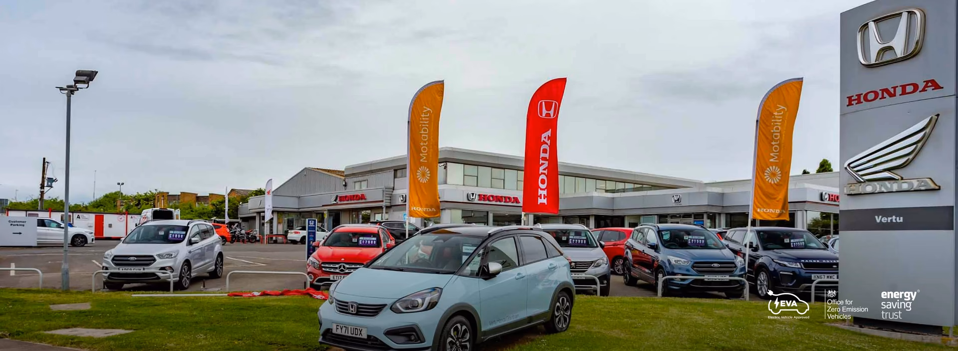 When is Vertu Honda Grantham open?