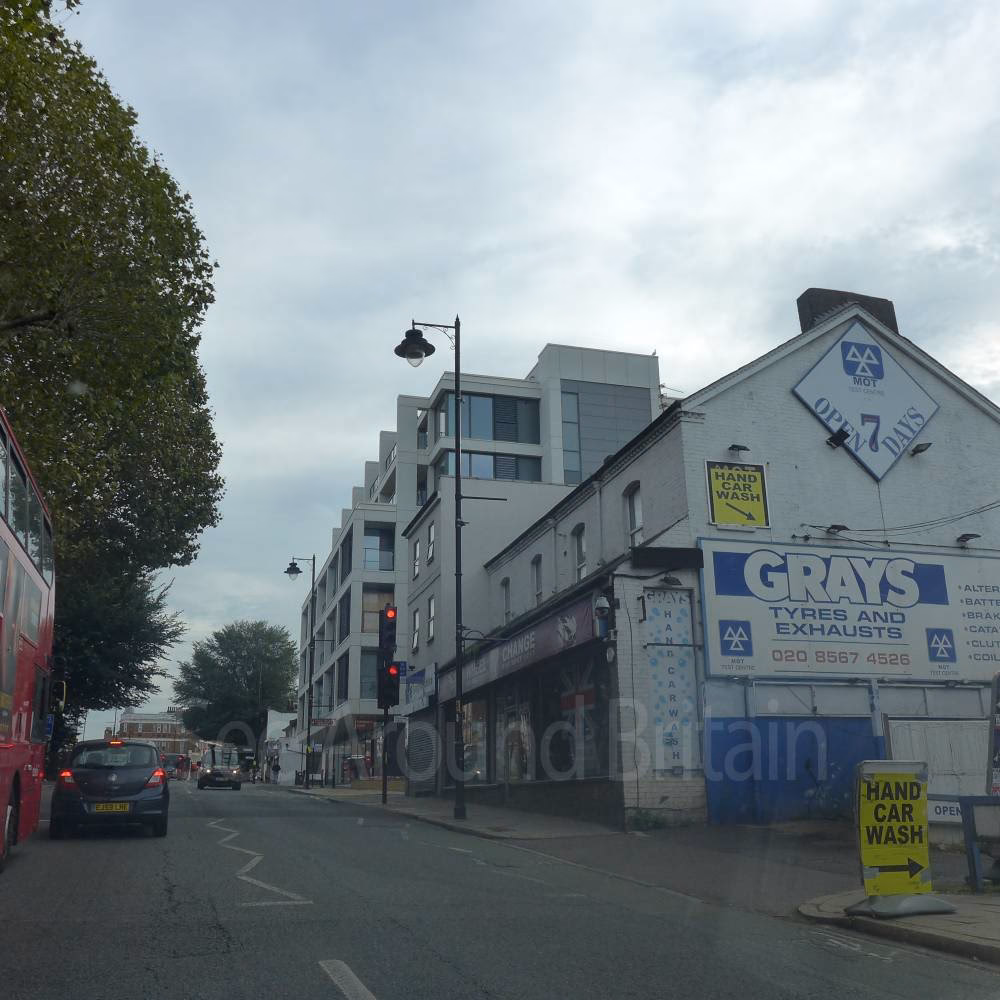 Who are Grays based car mechanics?