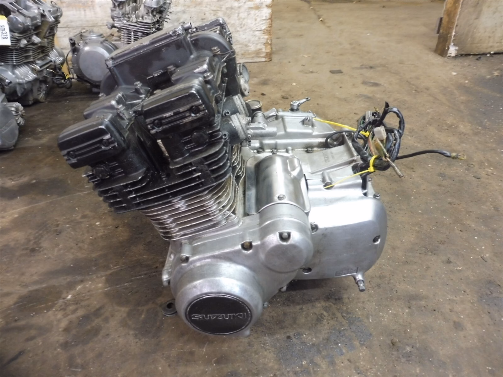 What's in a Suzuki GS750 repair manual?
