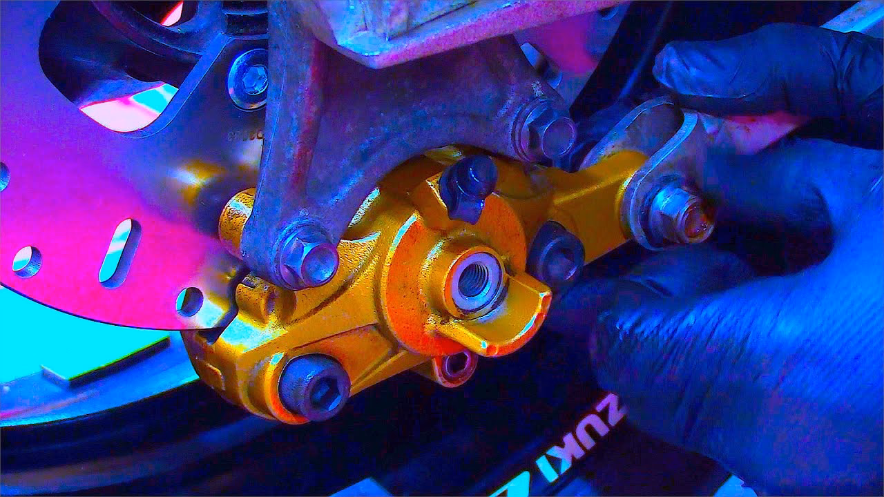 What's in a Suzuki GSX1400 workshop manual?