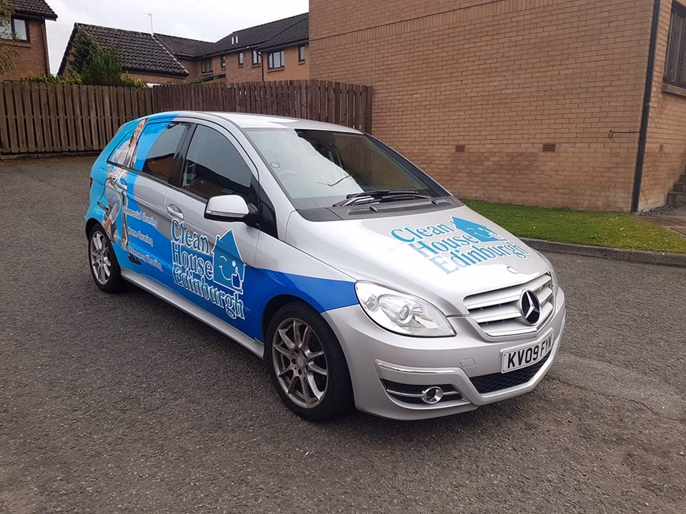 What time does a bus go to Gyle Centre in Edinburgh?