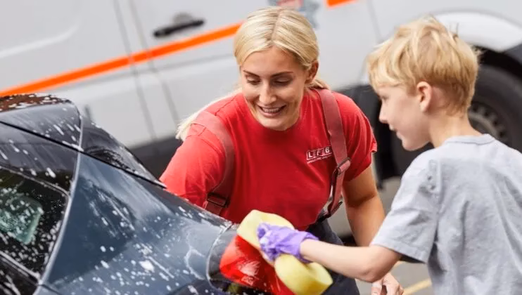 Where can I wash my car in Hailsham?