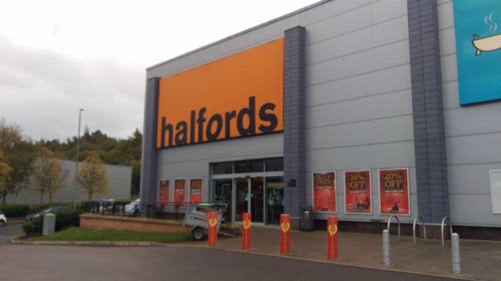 What time is Halfords Barnsley open?