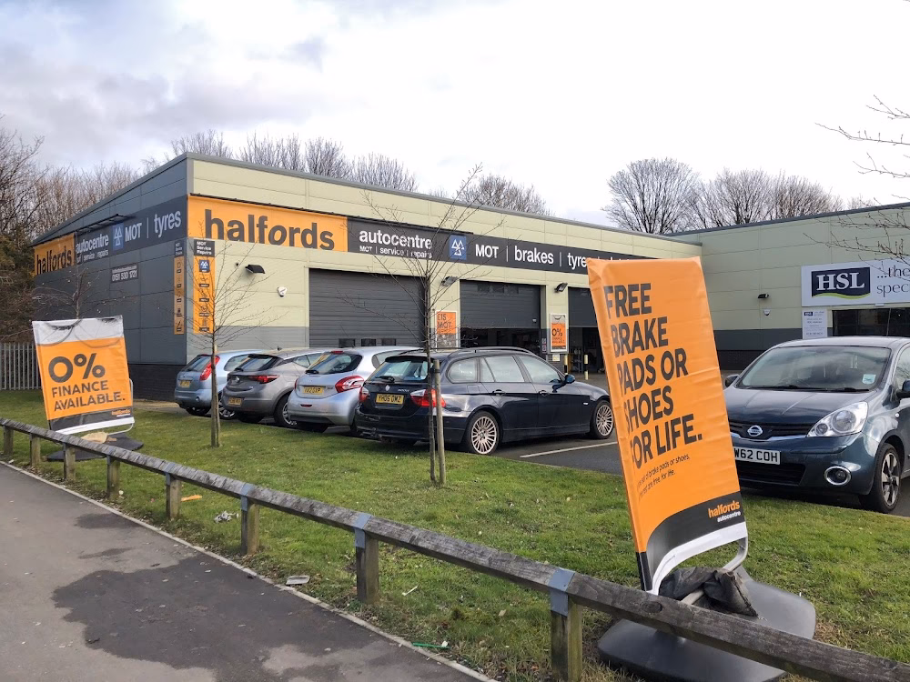 What services does Halfords Bromborough offer?