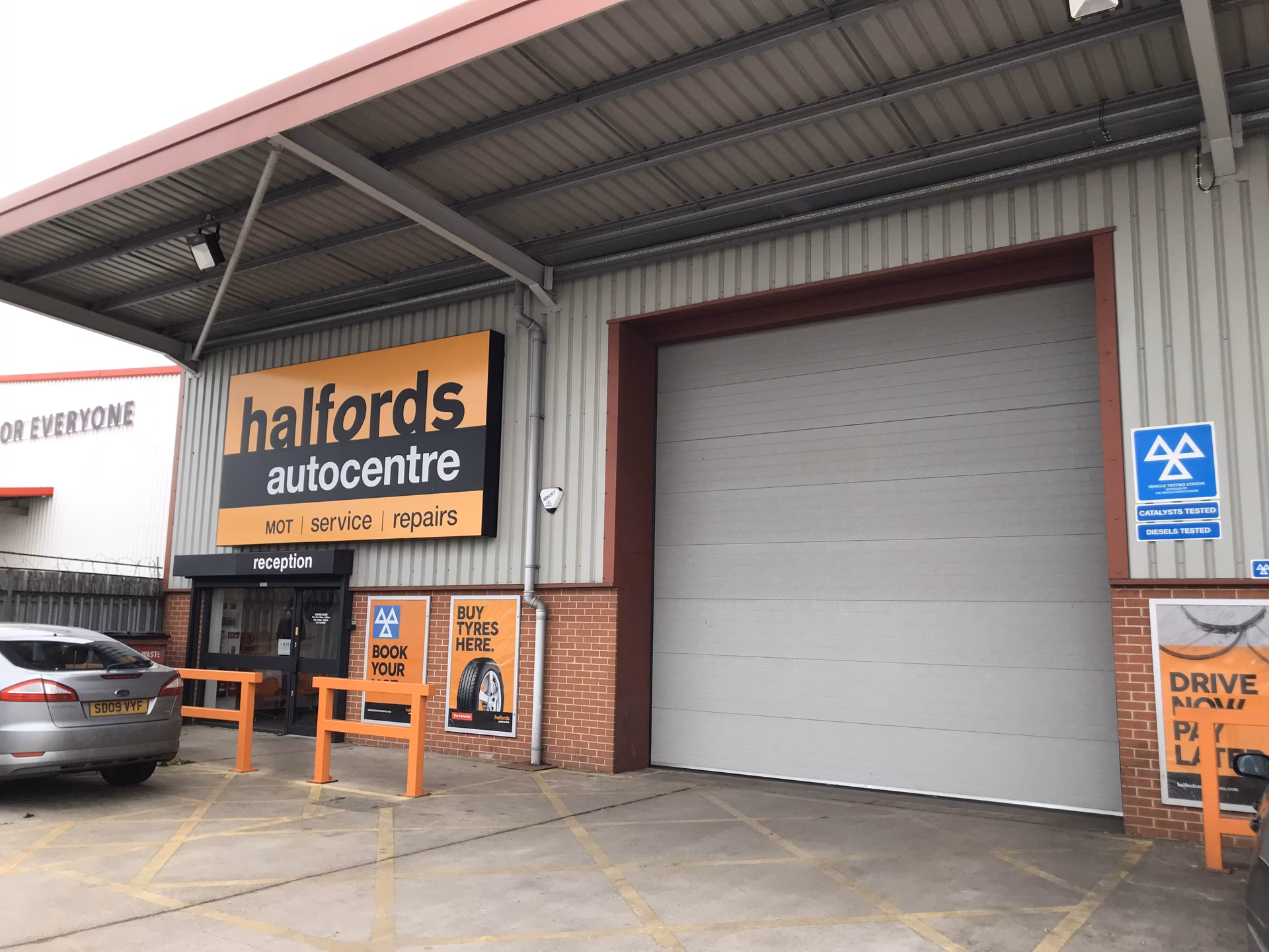 Where is Halfords - Stoke?