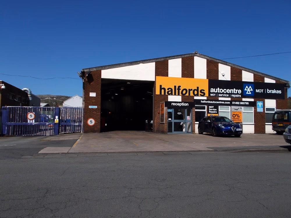 Why should I book a full service at Halfords Autocentres?