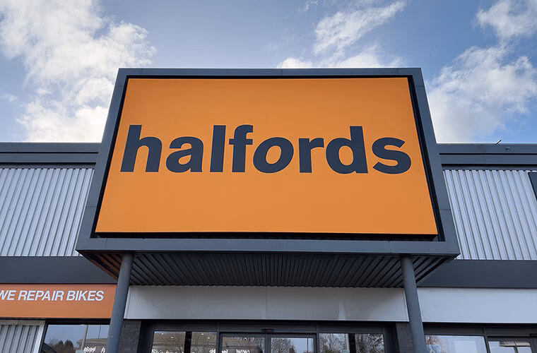 Did a Halfords worker fraudulently sign off MOT tests?