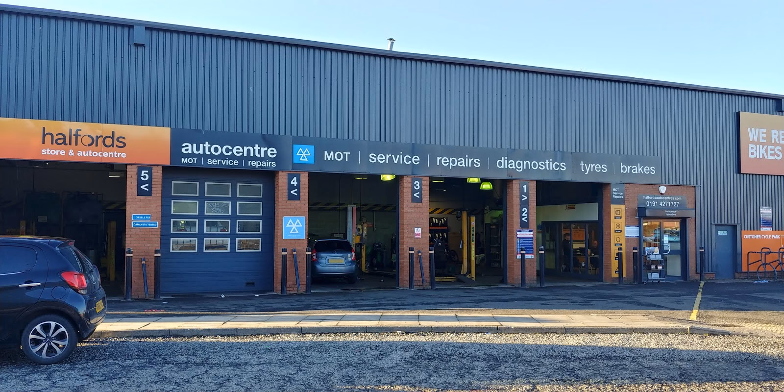 Where is Halfords Autocentre?