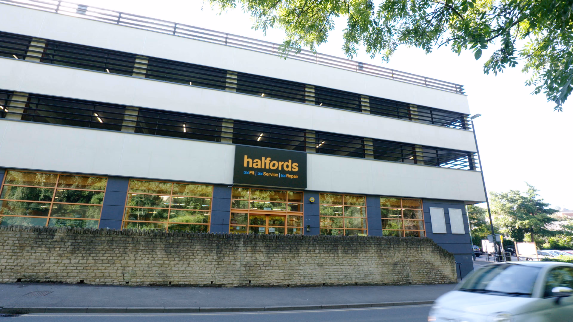 How do I update the Halfords Stroud store details?