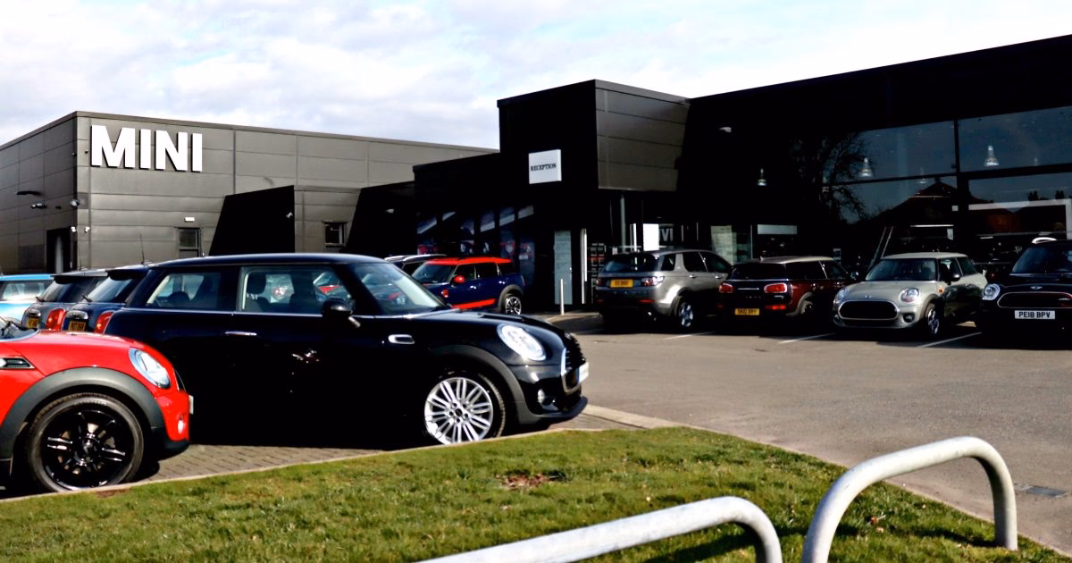 Where is Halliwell Jones Southport BMW?