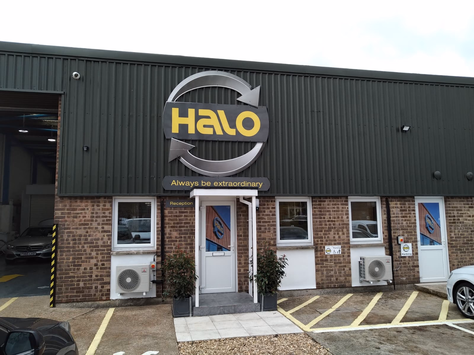 Where is Halo accident repair centre Bristol?
