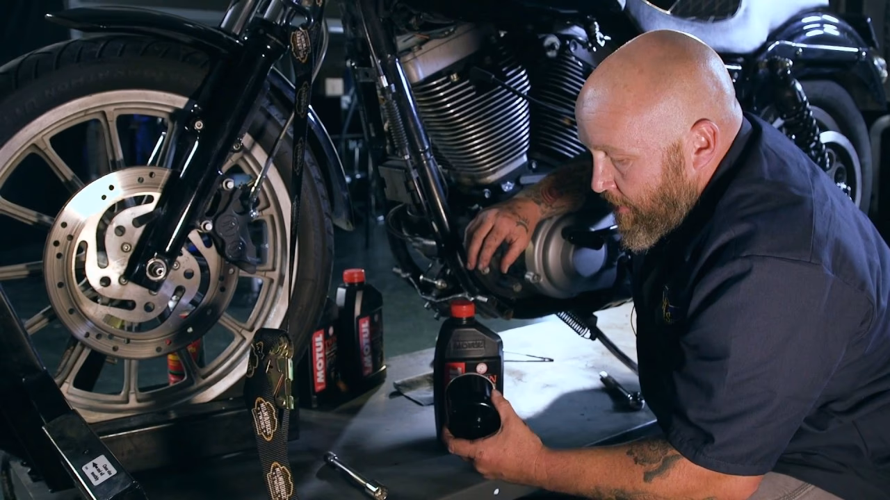 How much oil does a Harley-Davidson need?