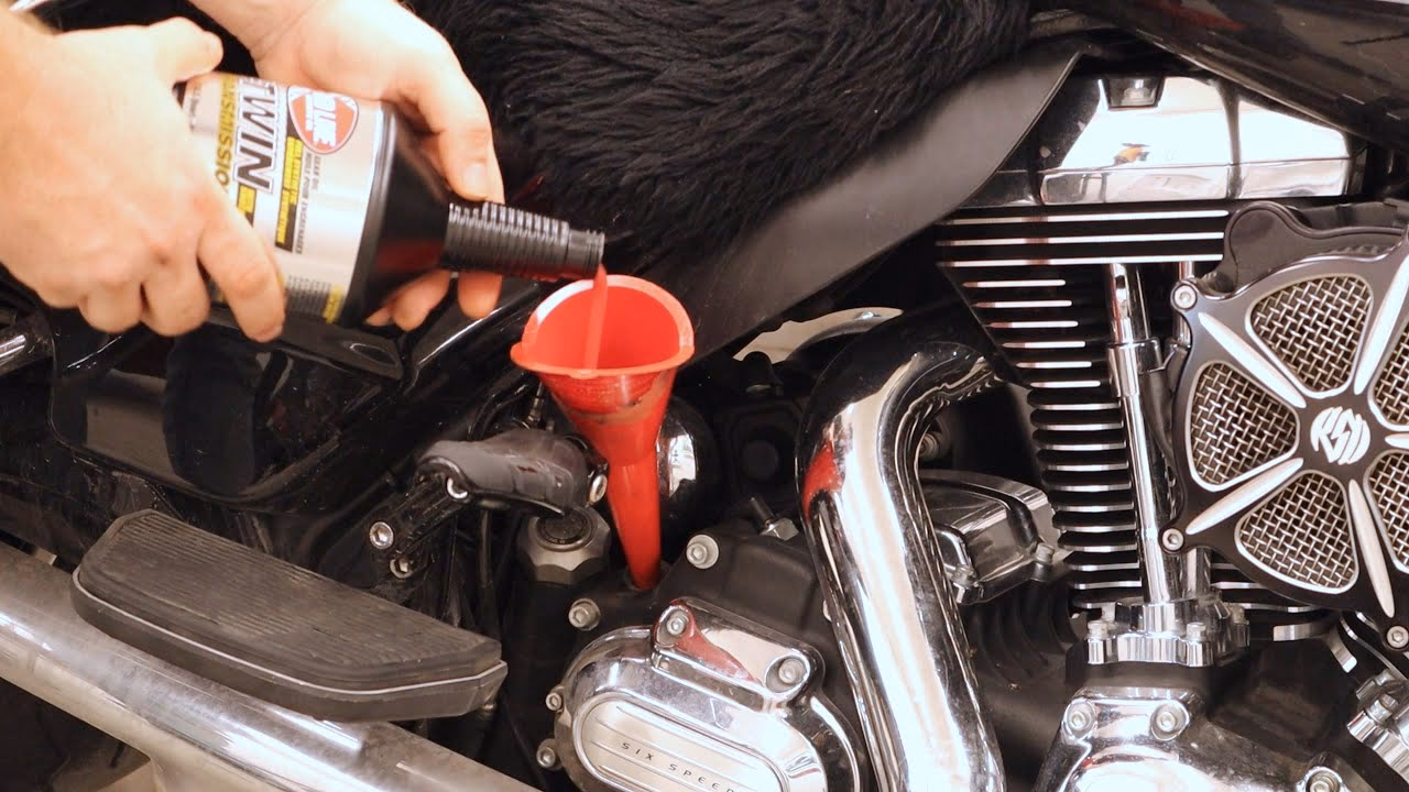 How to change transmission oil on Harley Davidson Evolution Big Twin?
