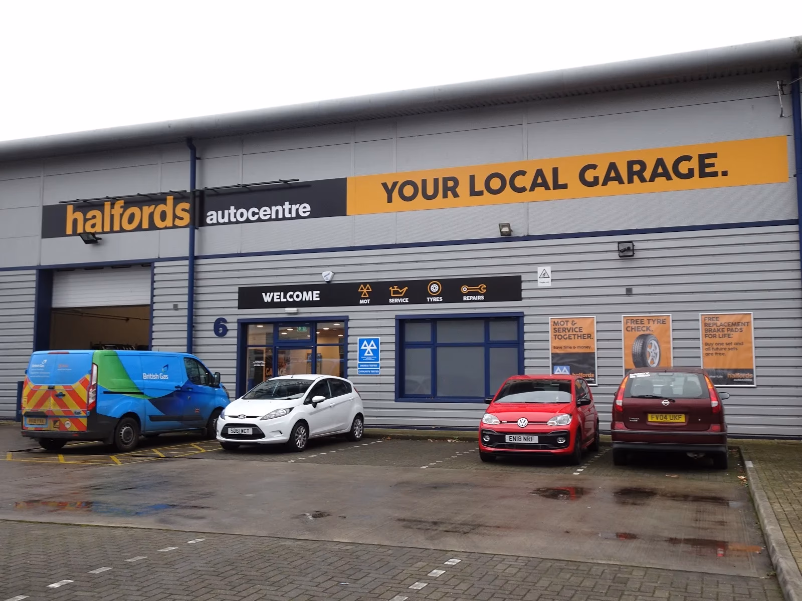 Who is Halfords Autocentres?