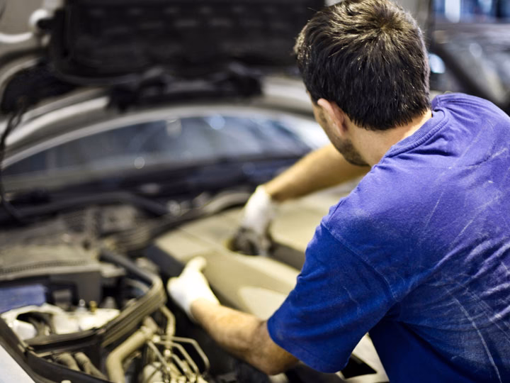 Where is Uncle Tom's motoring centre in Harlow?