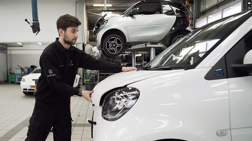 What is smart service care?