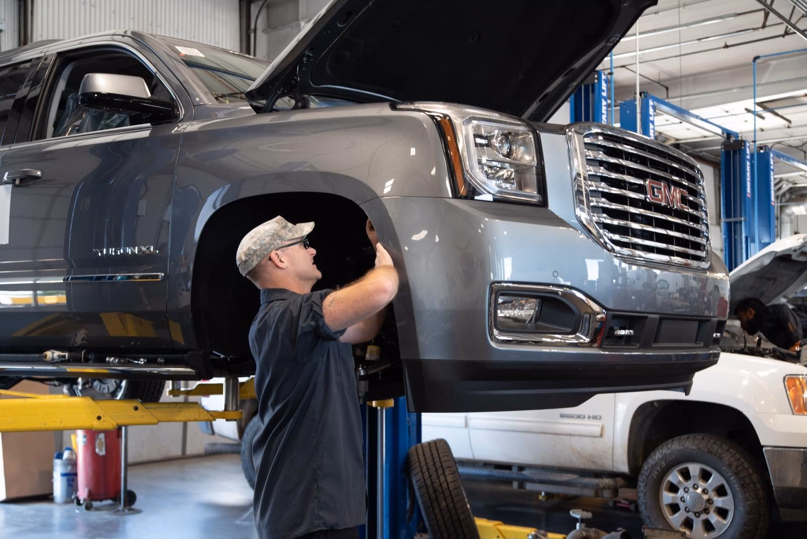 How do I contact Henderson's Garage?