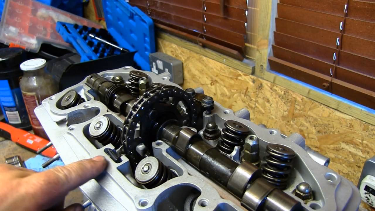 What kind of engine does a Honda 400 use?