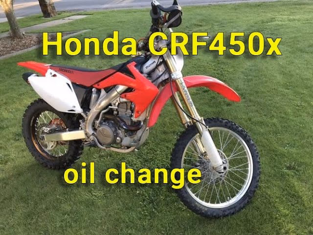 Does the 2002 CRF450R have transmission oil?