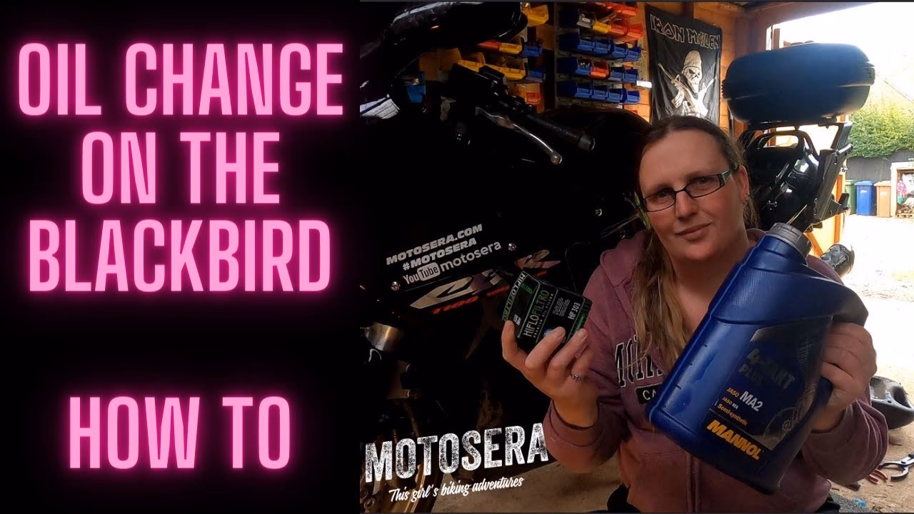 What kind of engine does a Honda CBR 1100 XX have?
