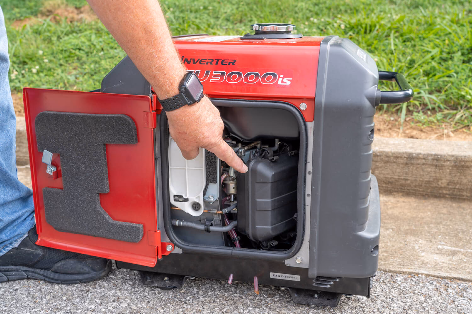 How do you maintain a Honda eu1000i generator?