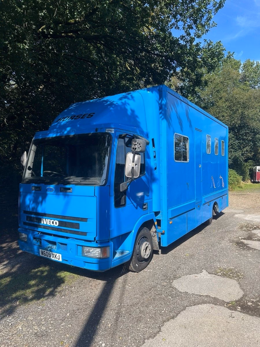 Where can I buy and sell Horseboxes and trailers in the UK?