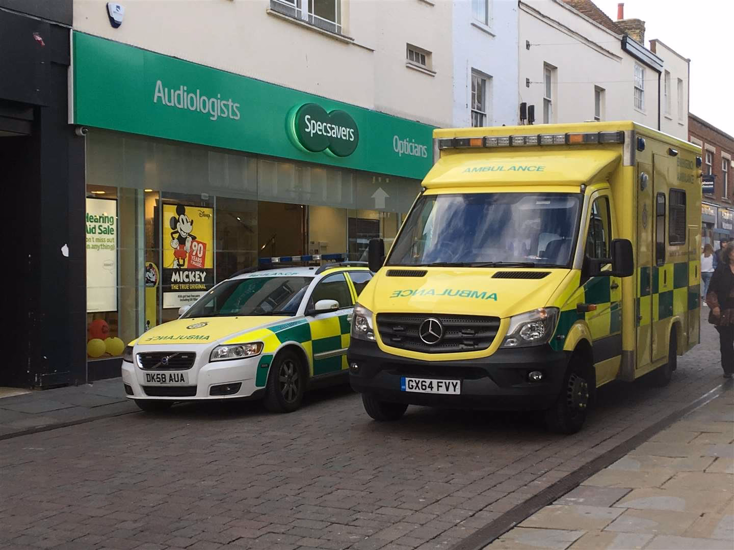 Does Maidstone Hospital have free parking?