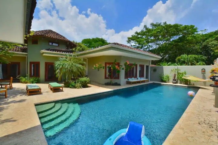 What is the housemot app?