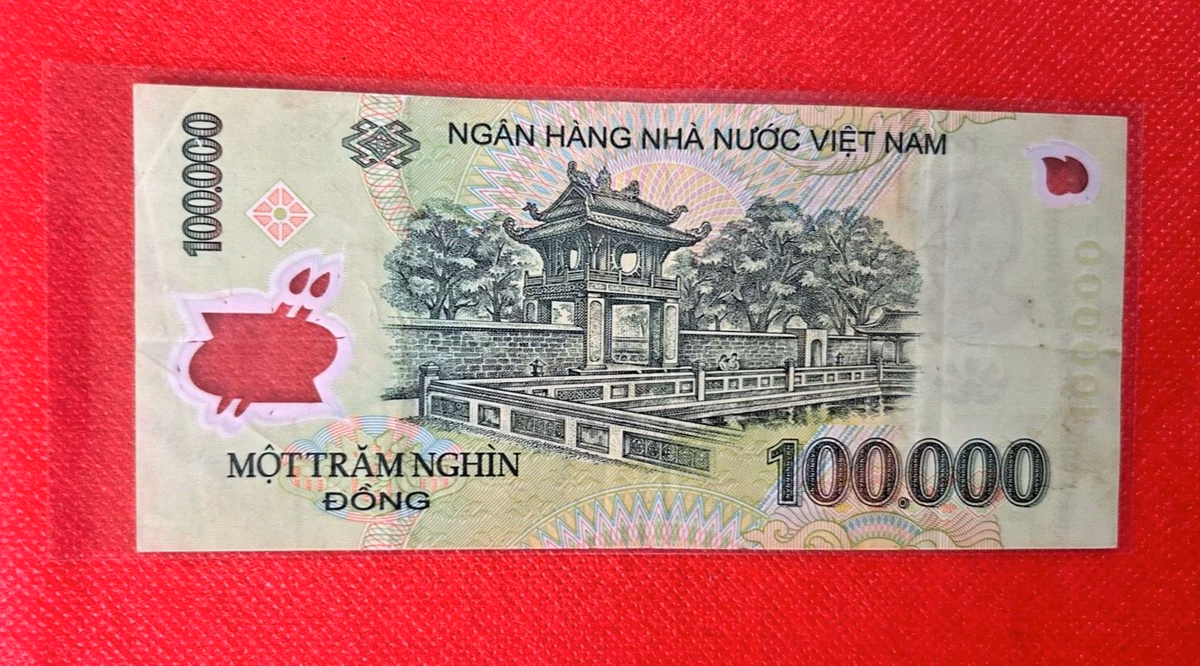 When is the best time to convert Vietnamese dong to British pounds?