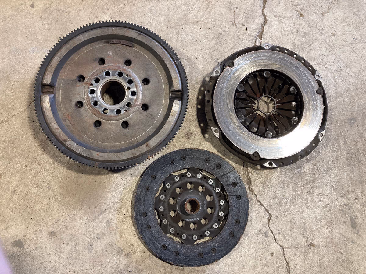 How much does it cost to repair a Volvo S60?