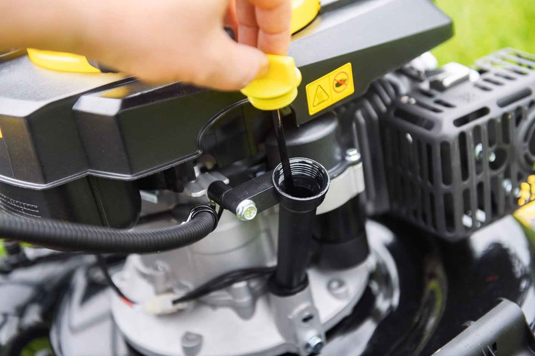 Do lawn mowers need oil changes?