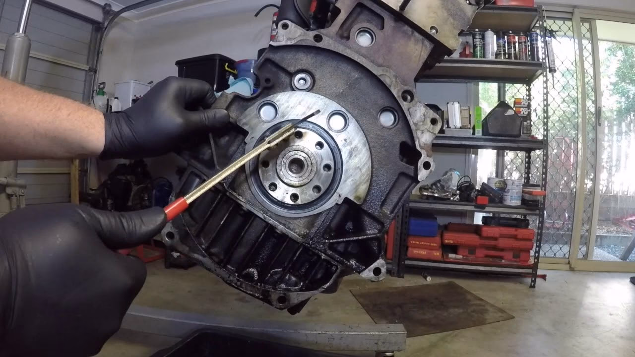 Does a rear crankshaft oil seal need to be replaced?