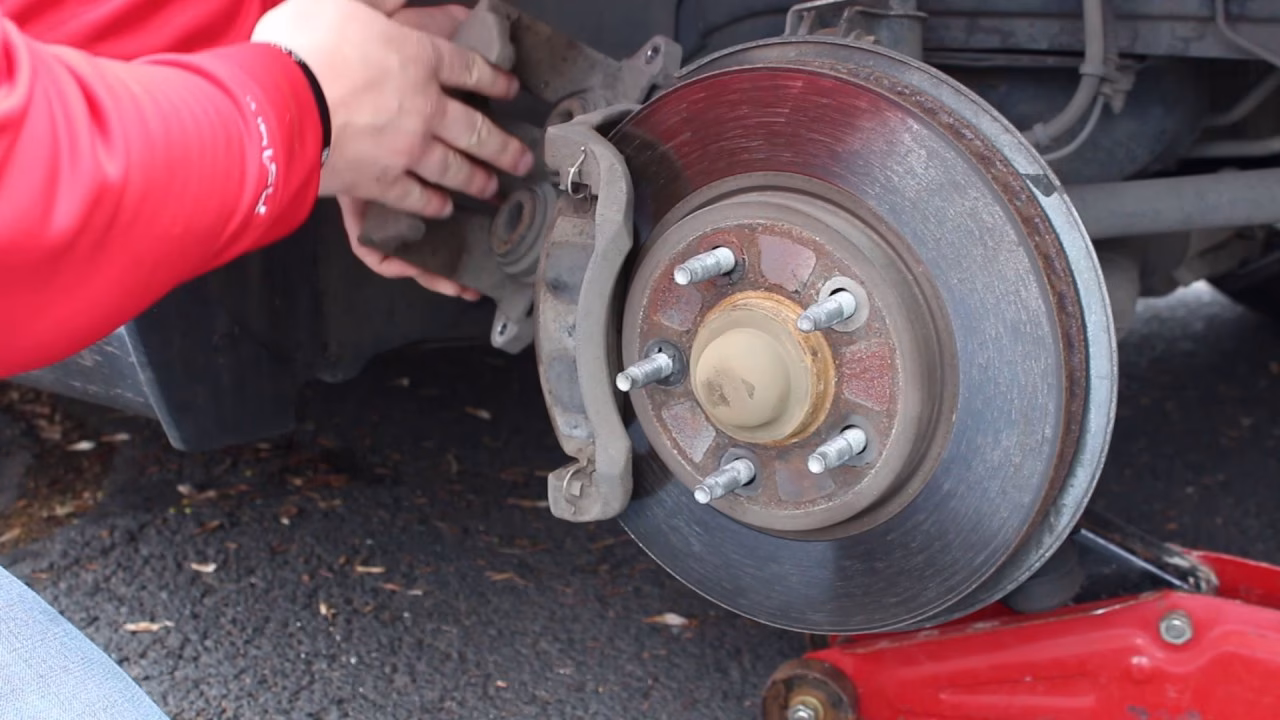 Which front brake pads are compatible with the Mustang Ecoboost 2.3L I4?