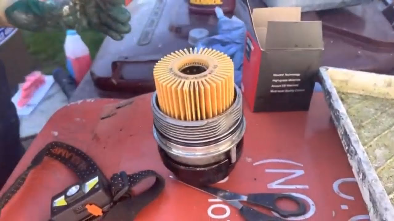 How much oil does a Toyota Avensis use?