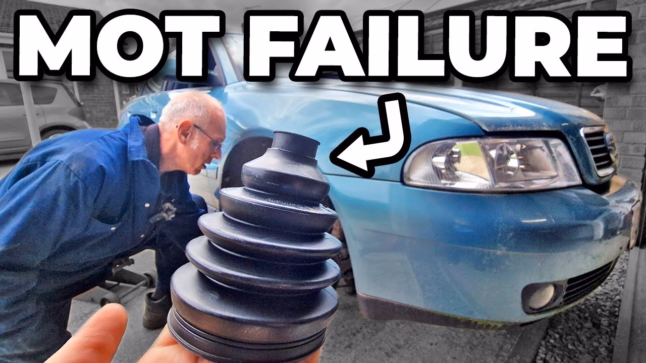 Will a cracked light fail a MOT?