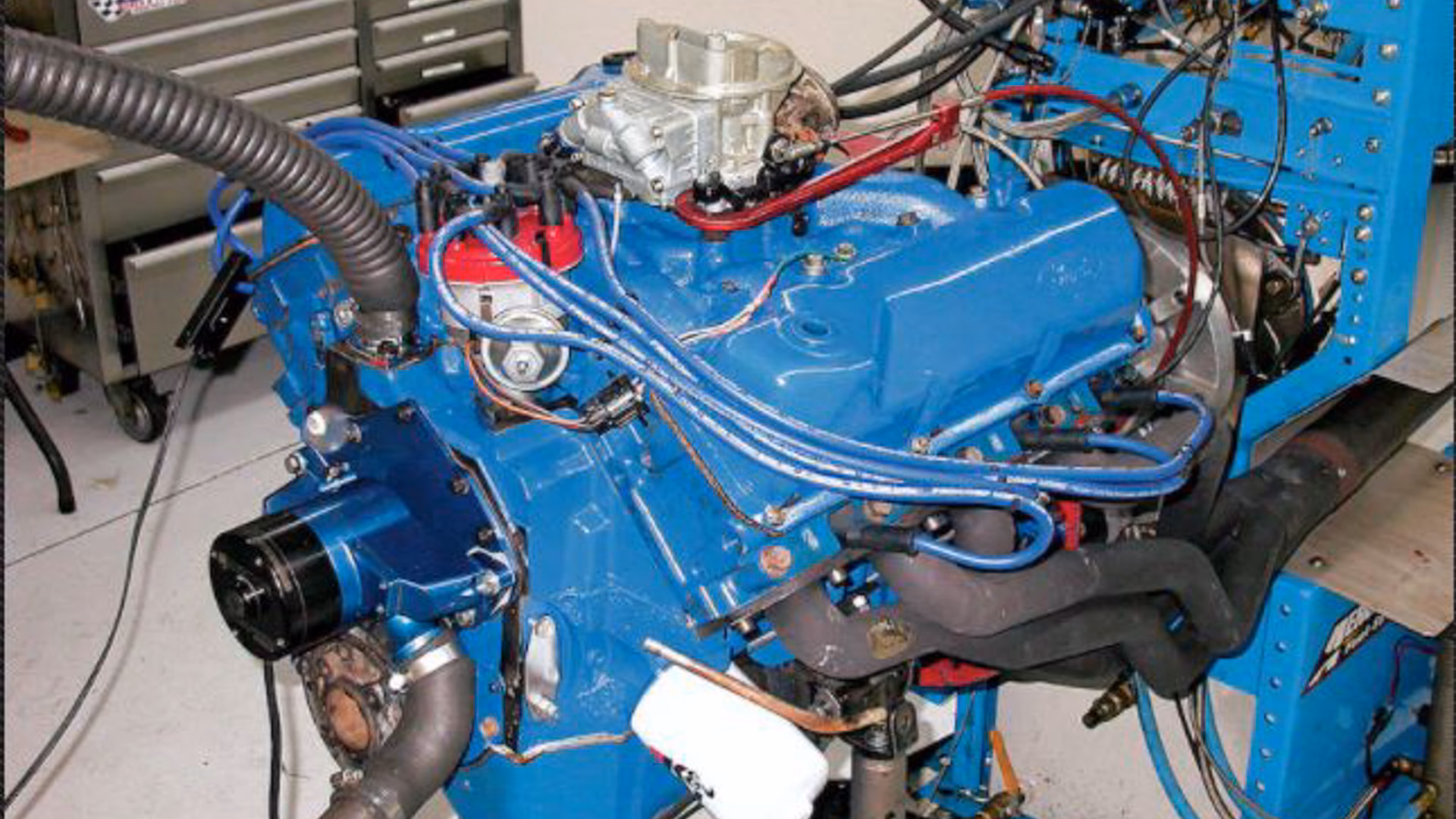 Can a 351M/400 cylinder head be removed?