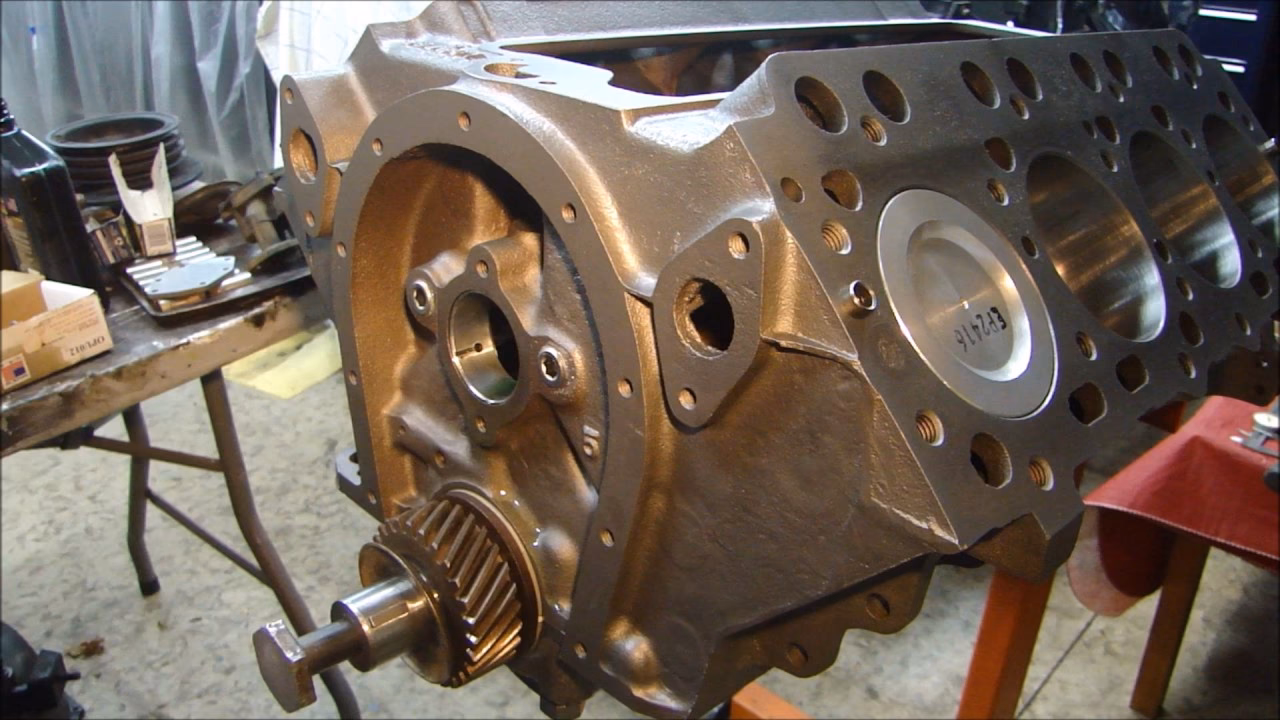 When did Studebaker change engine?