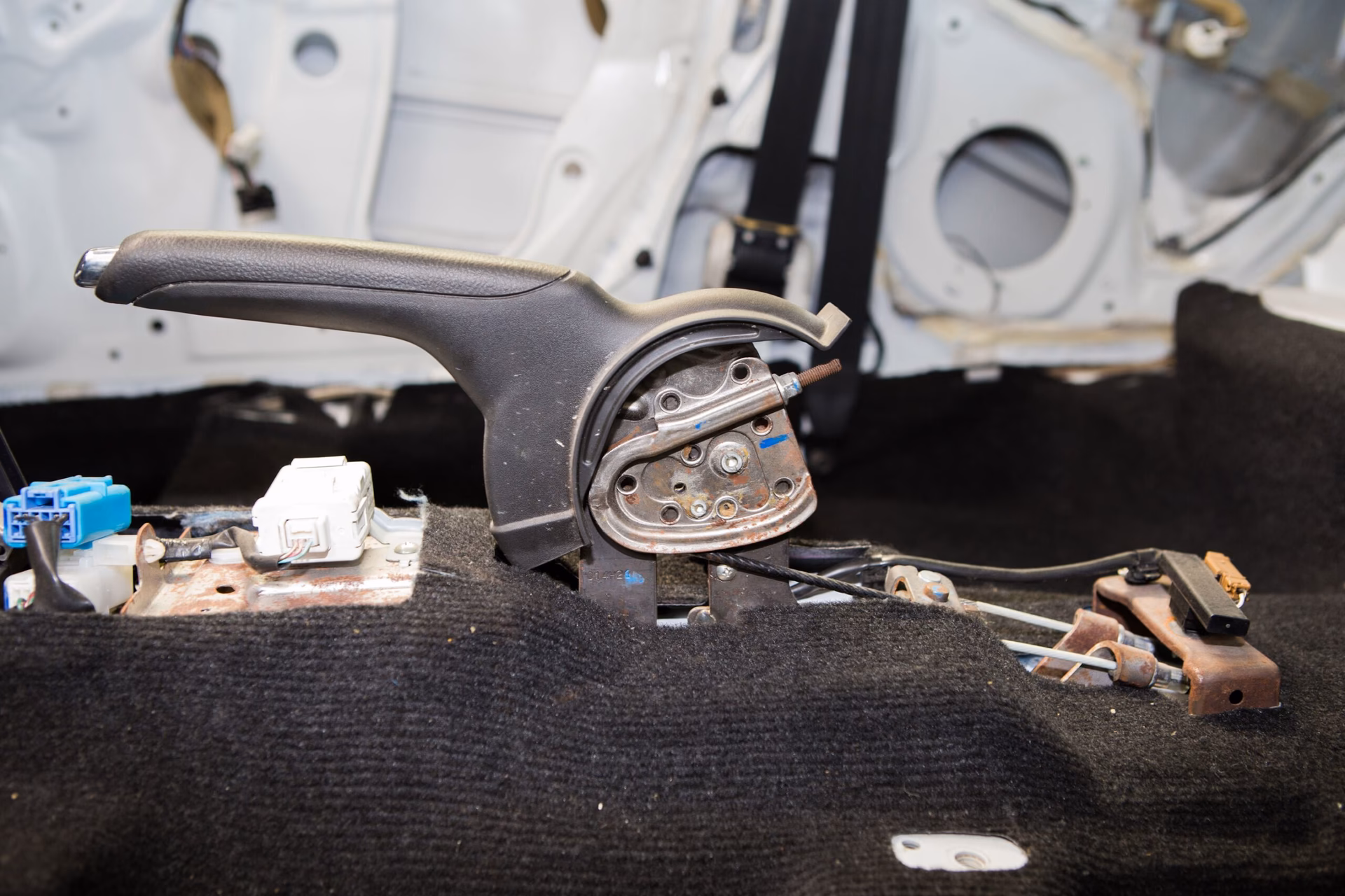 How to keep your car's handbrake performance optimized?