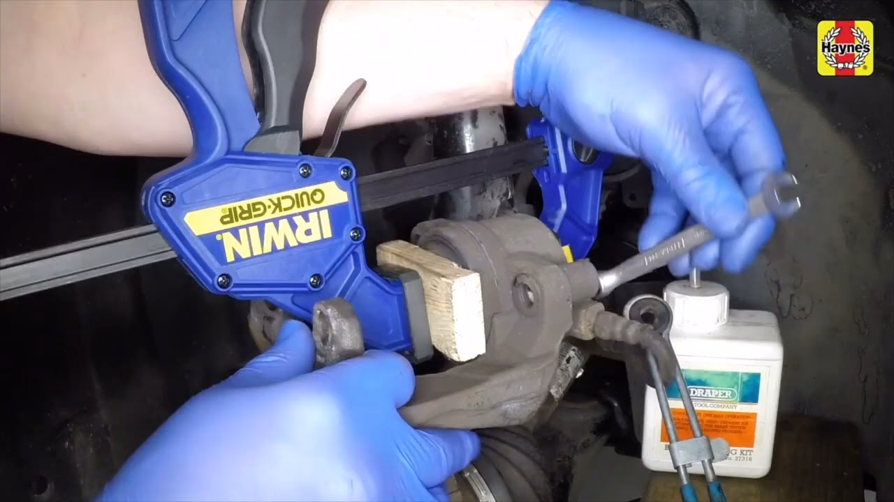 How do I replace a part in my Ford S-max?