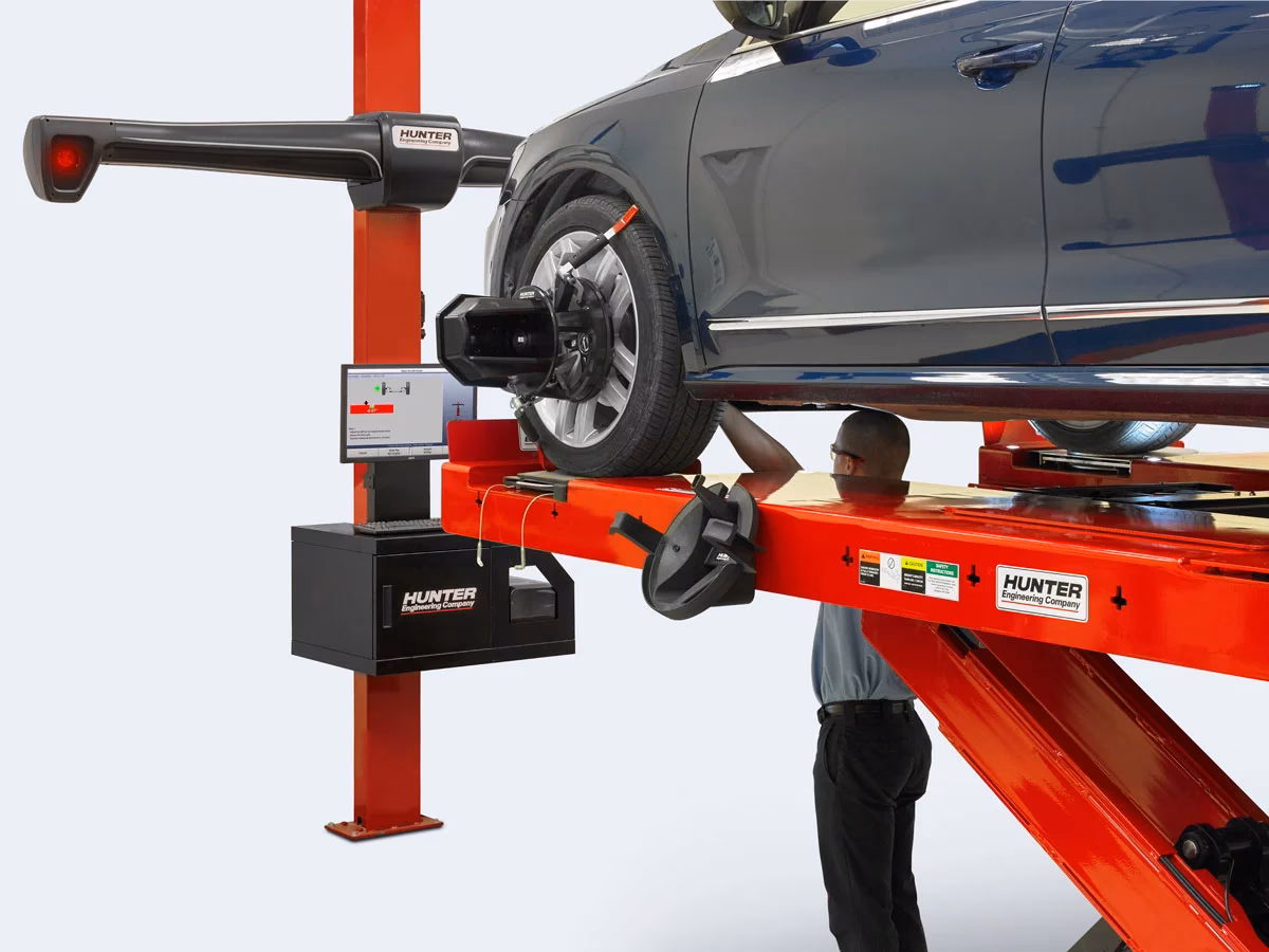 How does the Hunter Wheel alignment system work?