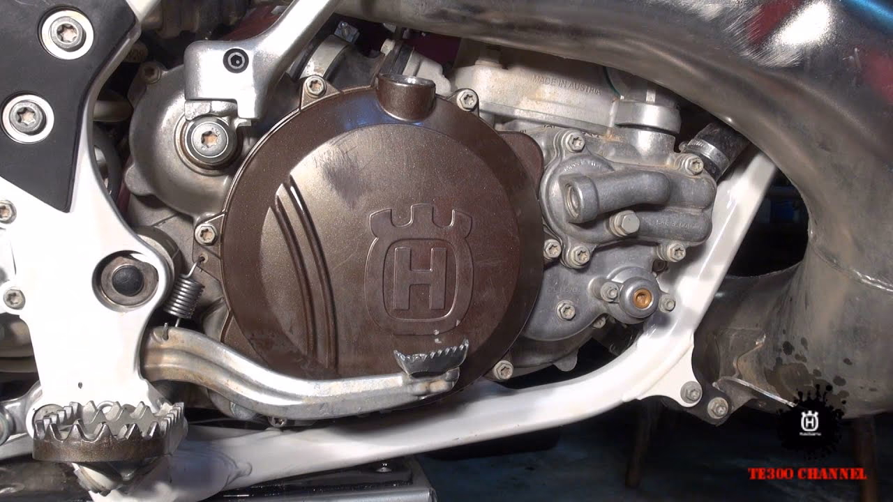 Is the Manual of the Husqvarna TE 300 (2023) available in English?