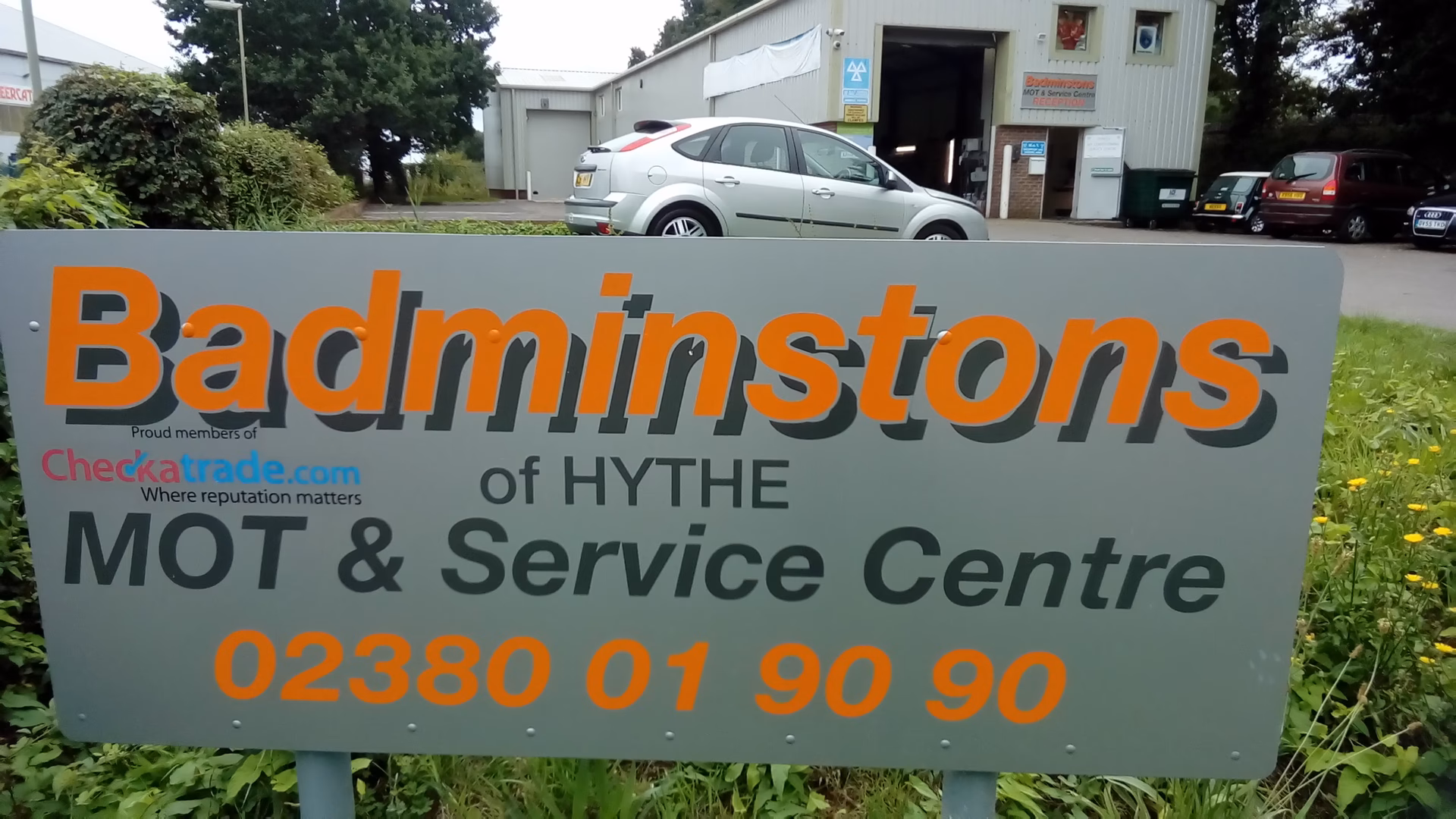 How do I contact Hythe garage?