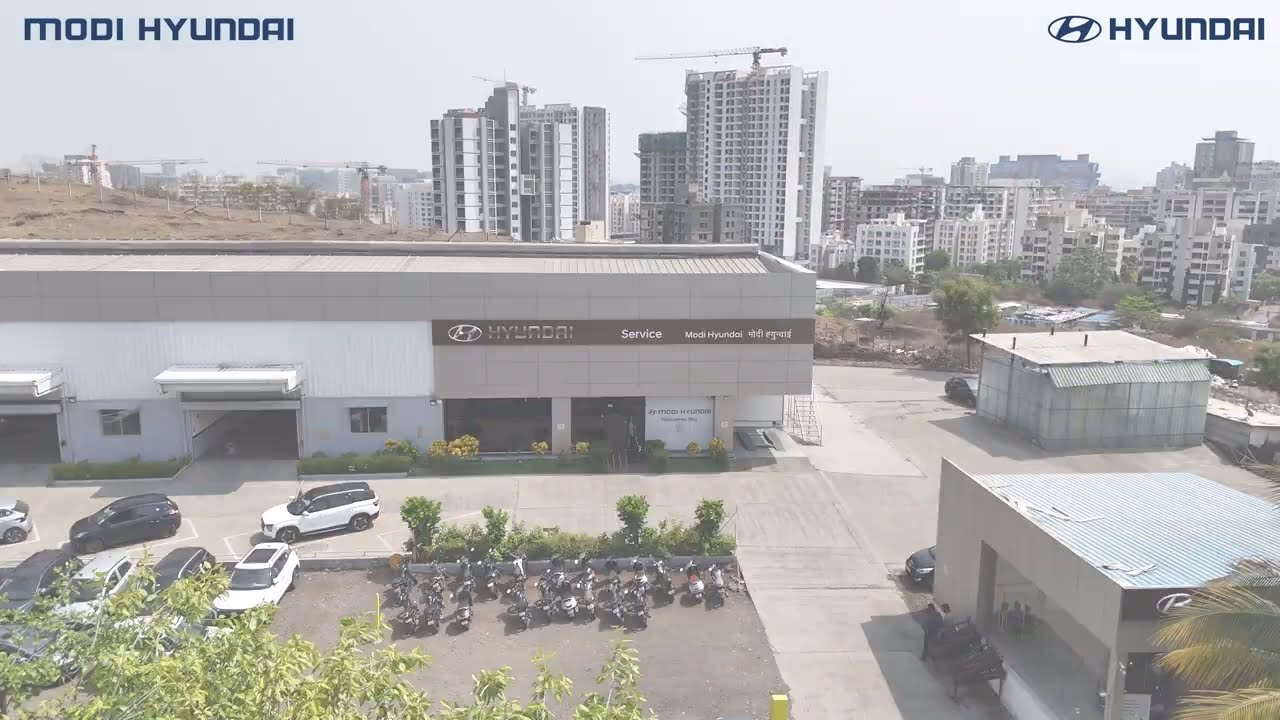 How many Hyundai dealers in Maharashtra?