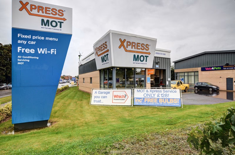 What is 'in'n'out' car servicing?